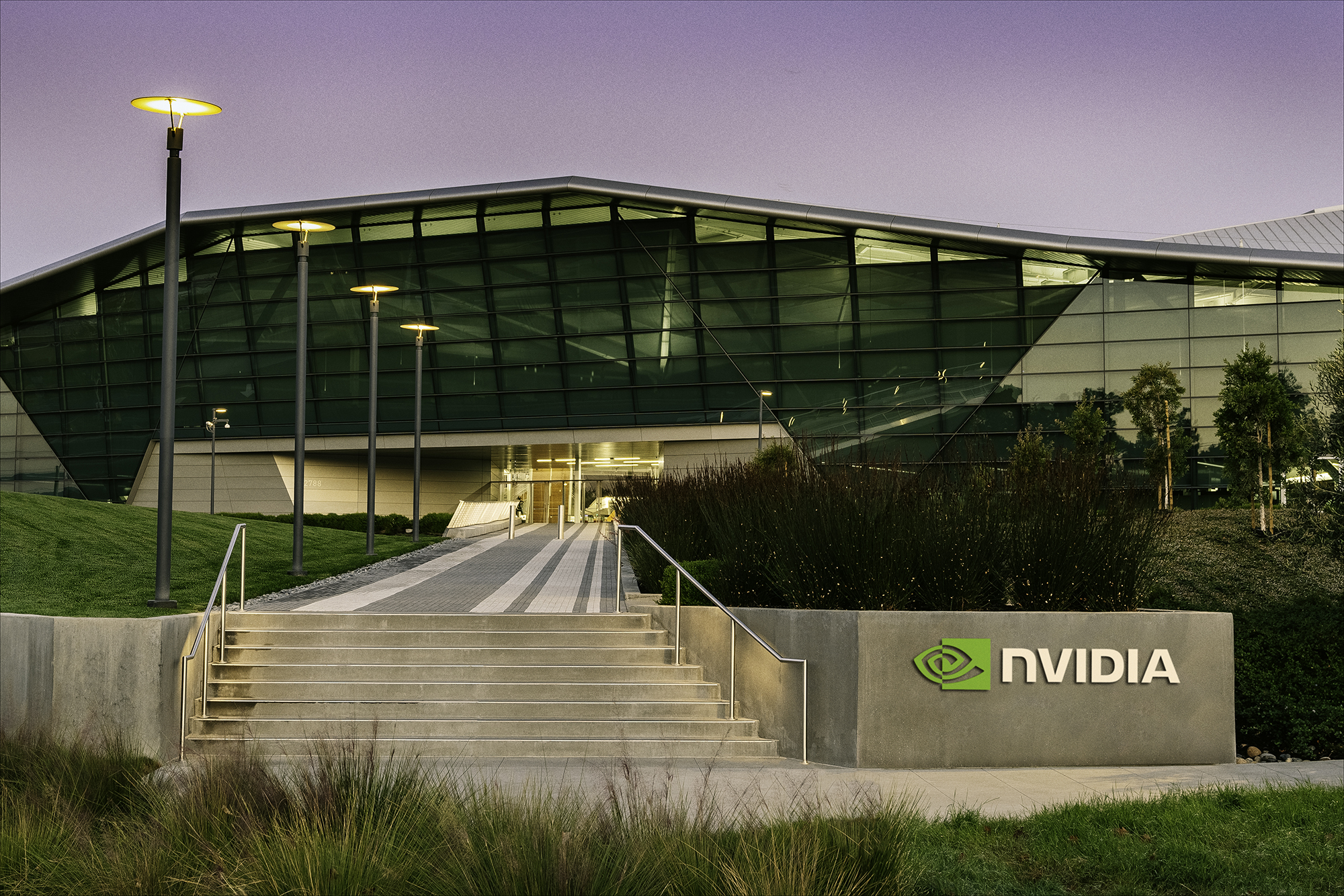 Why Nvidia Stock Is Sinking: Tariffs, Fears, and Valuation